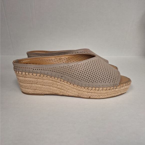 Franco Sarto Paige Sandals 9 Perforated Espadrille Wedge Slide Slip On Taupe - Picture 3 of 9